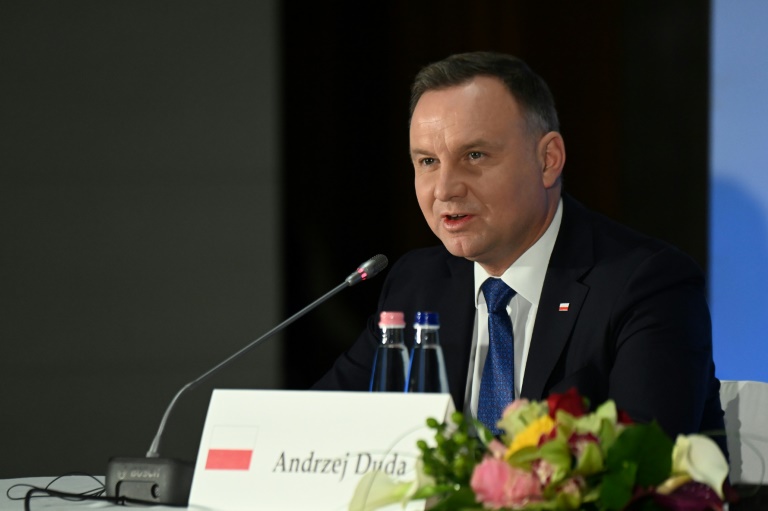 Polish president vetoes media law slammed by US