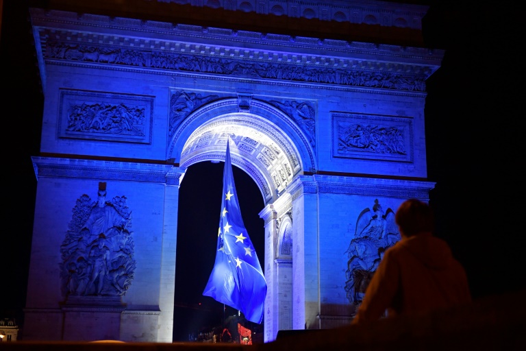 France removes EU flag from Arc de Triomphe after rightwing uproar