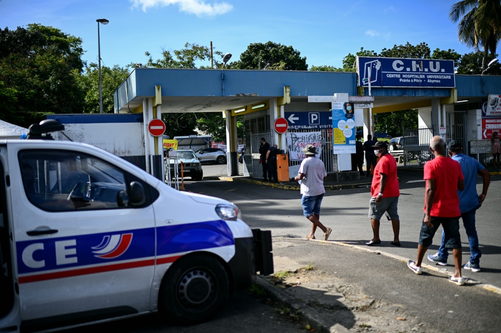 Police rescue Guadeloupe hospital chief from anti-vax protesters