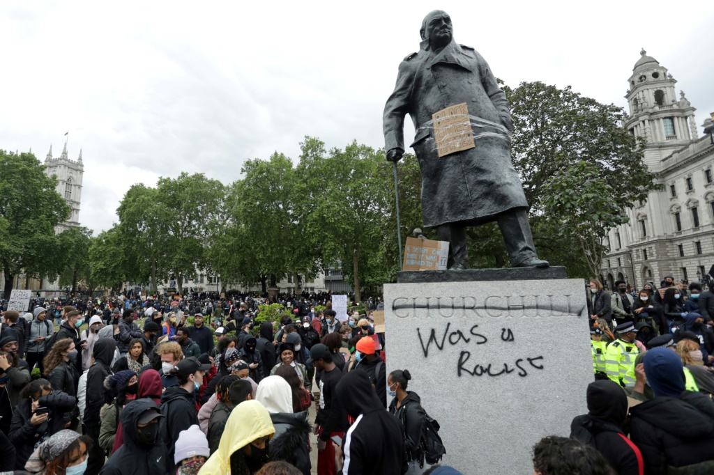 War of words breaks out after UK statue acquittal