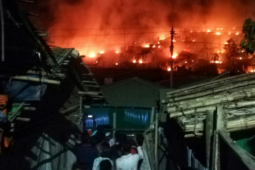 Fire at Bangladesh Rohingya camp leaves thousands homeless