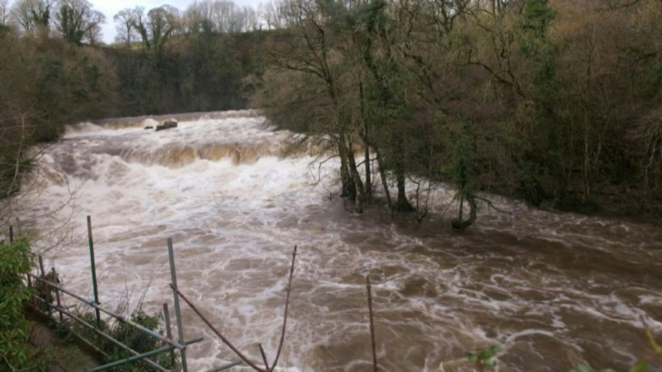 Floods and high winds in northern England as Storm Franklin hits