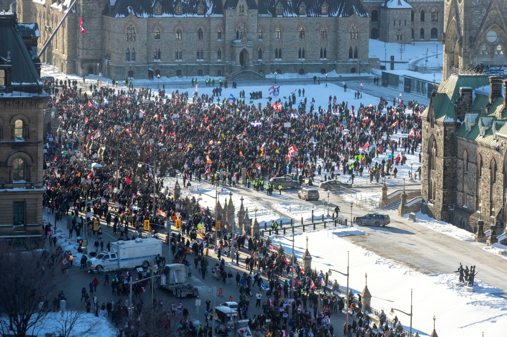 Using military to end trucker protest ‘not in the cards’: Trudeau