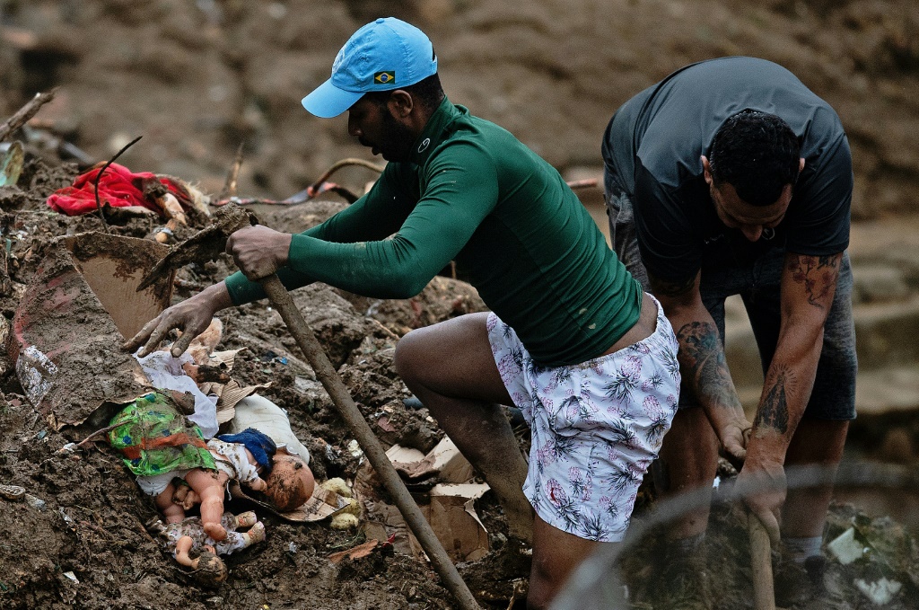 Torrential rain kills 55 in Brazil tourist town