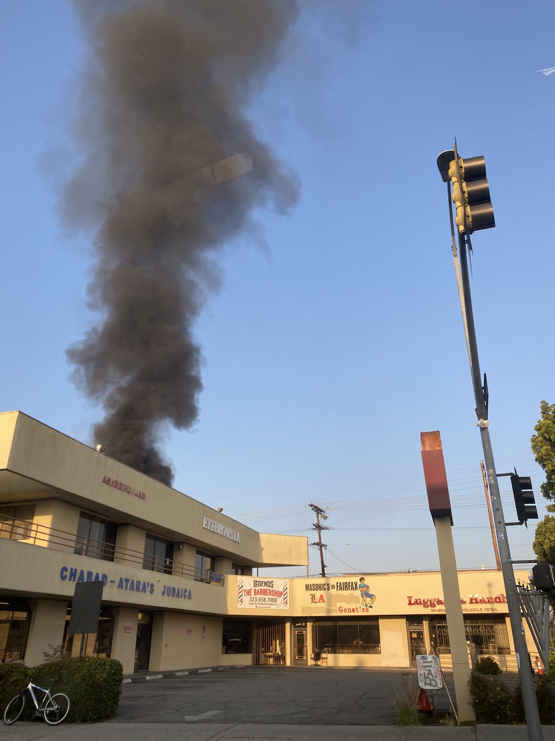 Fire in West Hollywood, Los Angeles leaves the air full of smoke