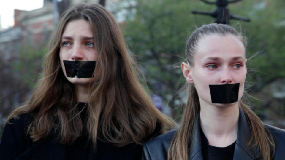 Silent protest in New York for Ukraine war victims