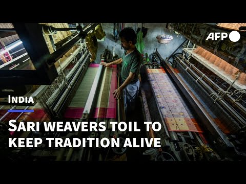 Indian sari weavers toil to keep tradition alive