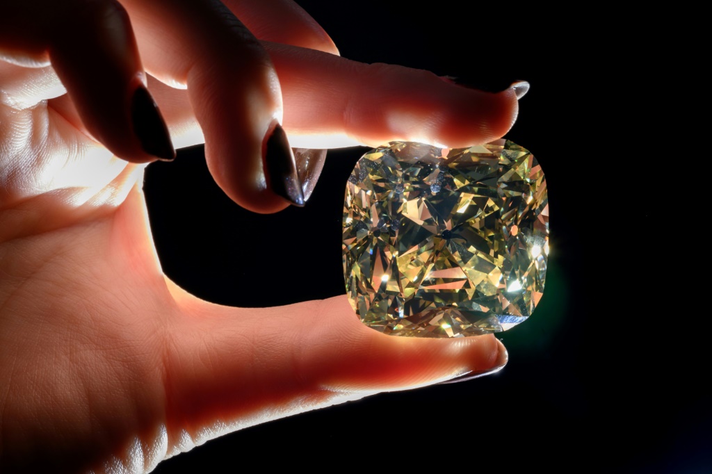 Biggest white diamond ever auctioned fetches $18.8 million