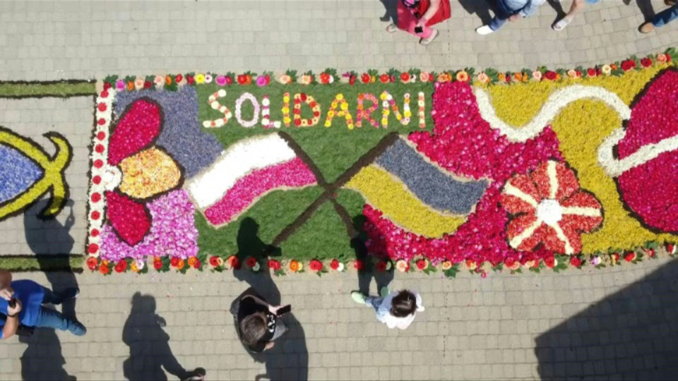 Two hundred year old tradition sees Polish town covered in flowers for Corpus Christi