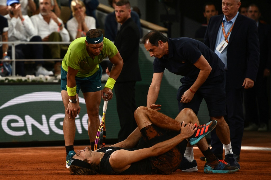 Zverev has surgery on torn ankle ligaments after French Open fall