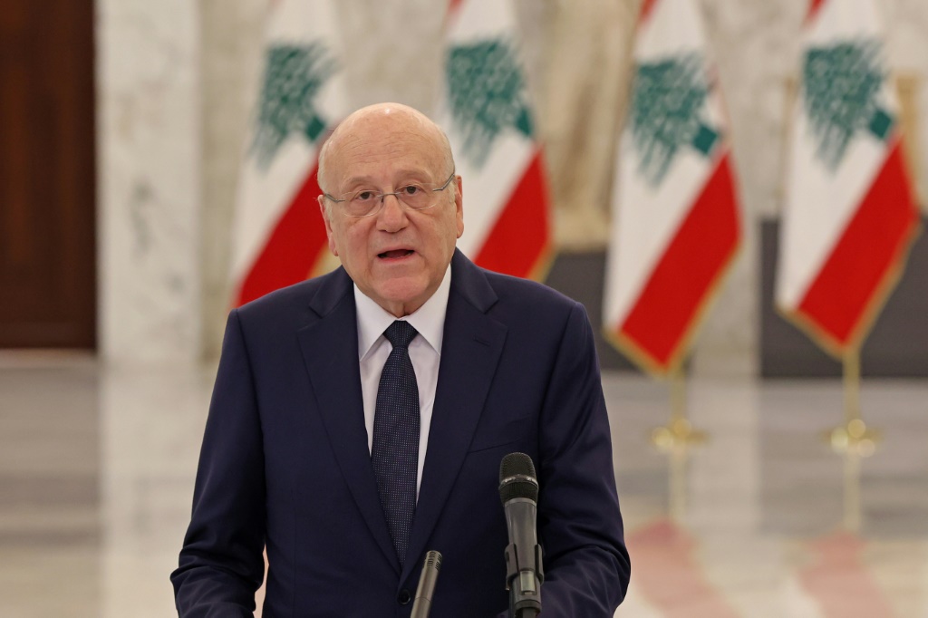 Lebanese billionaire Mikati picked to form new govt