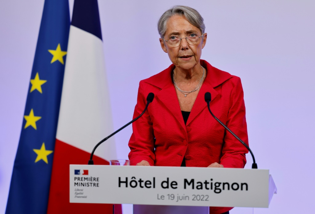 French PM reveals trauma over suicide of Holocaust survivor father