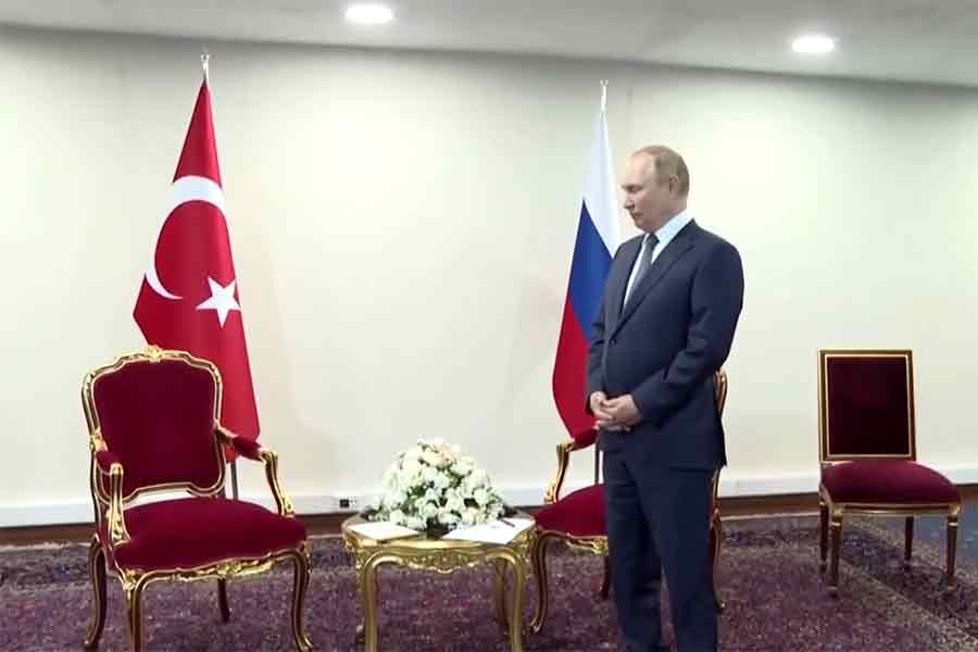 Putin left waiting by Turkish counterpart Erdogan in Tehran