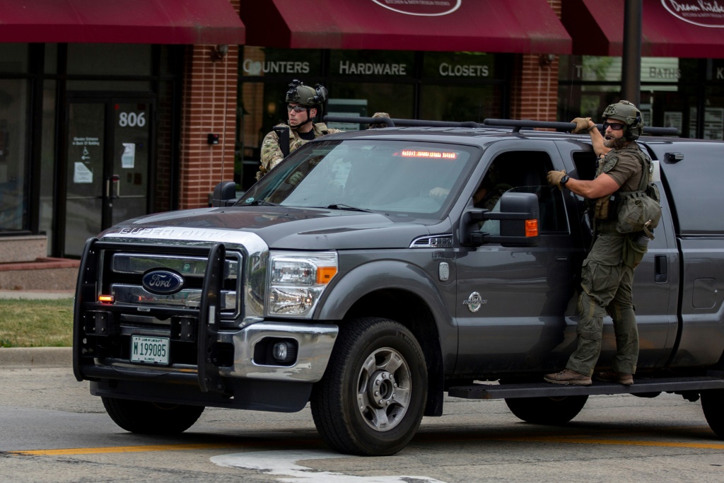 Six killed in shooting during US July 4 parade