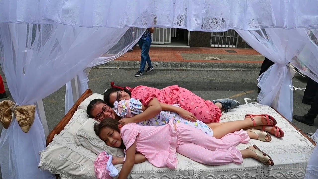 Colombians celebrate “World Laziness Day”