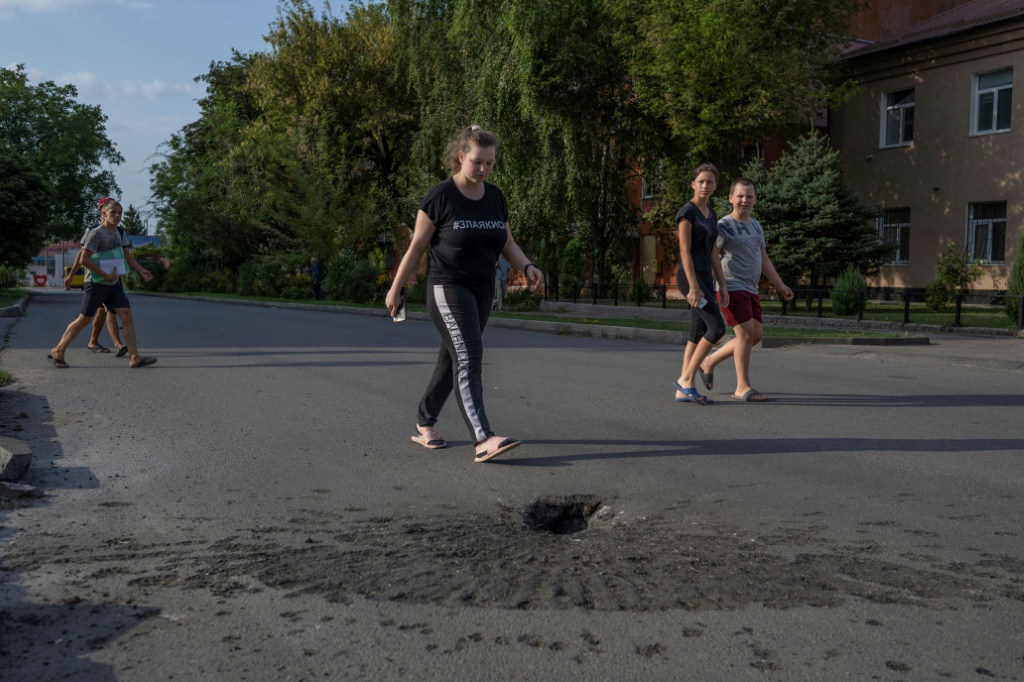 Dark thoughts haunt Ukrainians in shadow of nuclear crisis