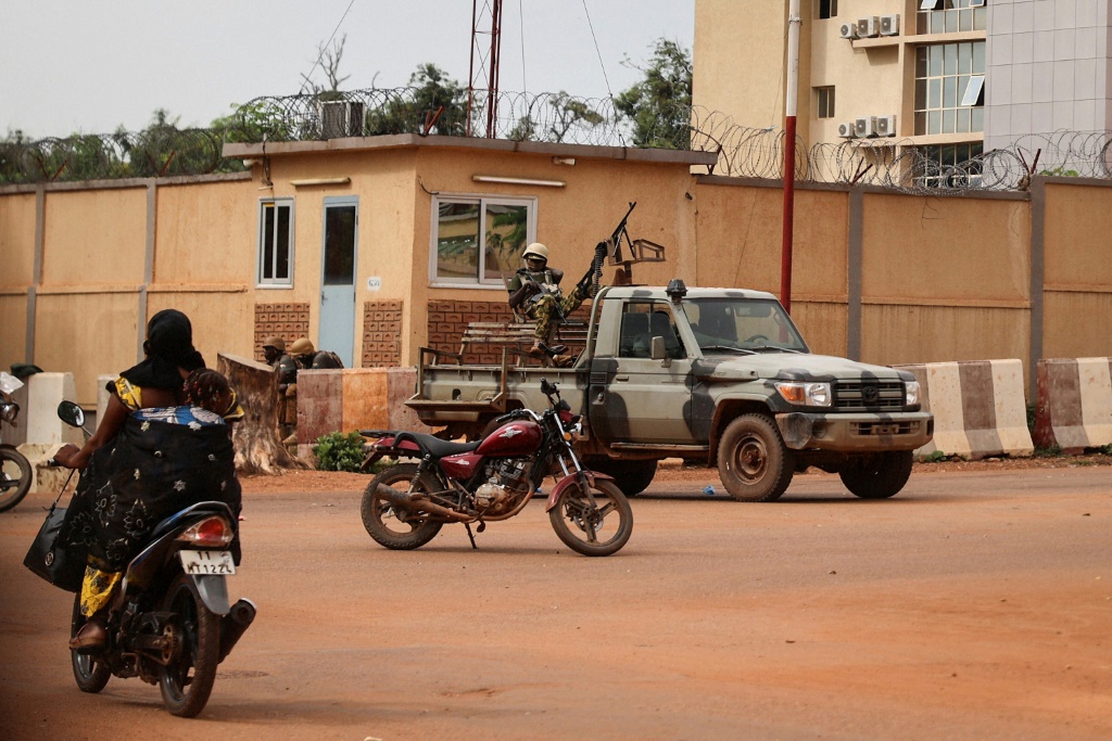 ‘Internal crisis’ in Burkina Faso army, gunfire near presidency