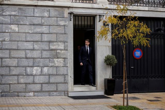 Casket of Greece’s last king Constantine II arrives at cathedral