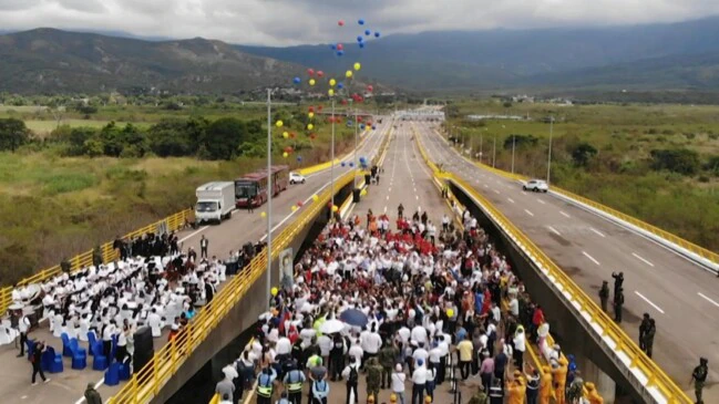 Venezuela and Colombia reopen their shared border after years of dispute