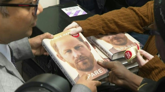 Prince Harry book release sees midnight queues