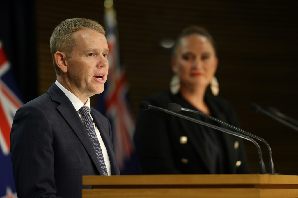 Jacinda Ardern replaced as New Zealand PM at official ceremony