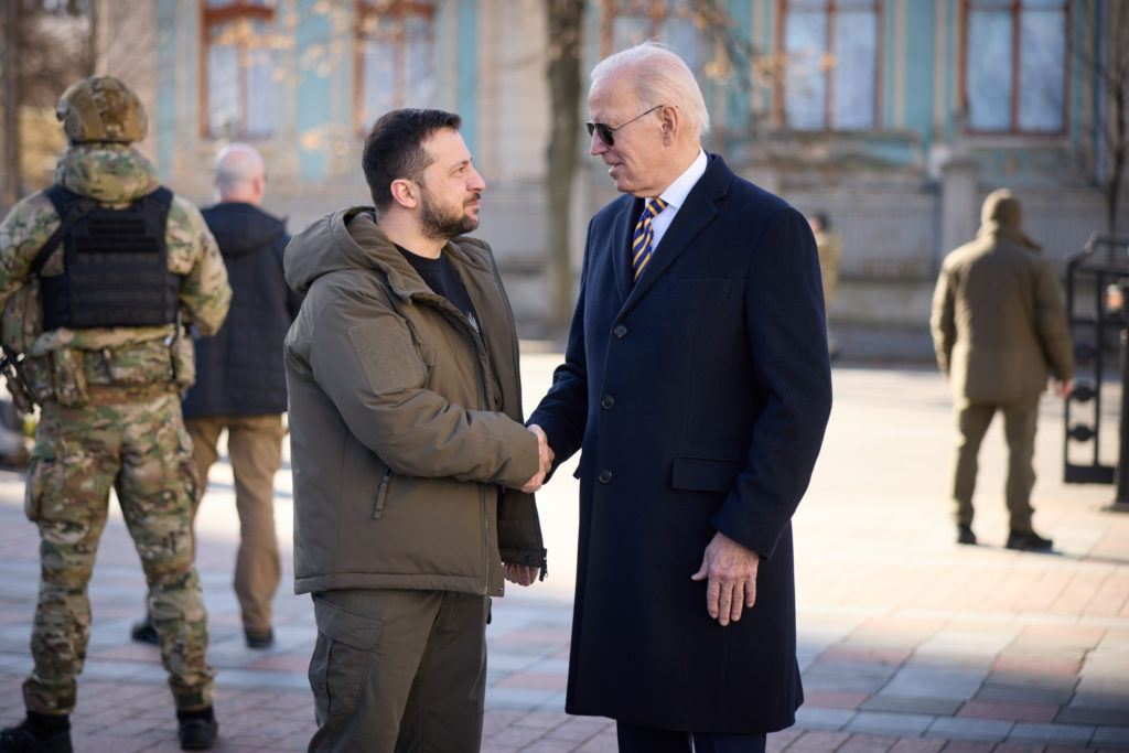 Biden makes surprise visit to Kyiv