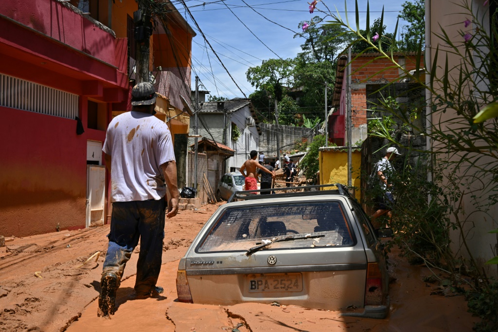 Frantic search for dozens missing in Brazil floods