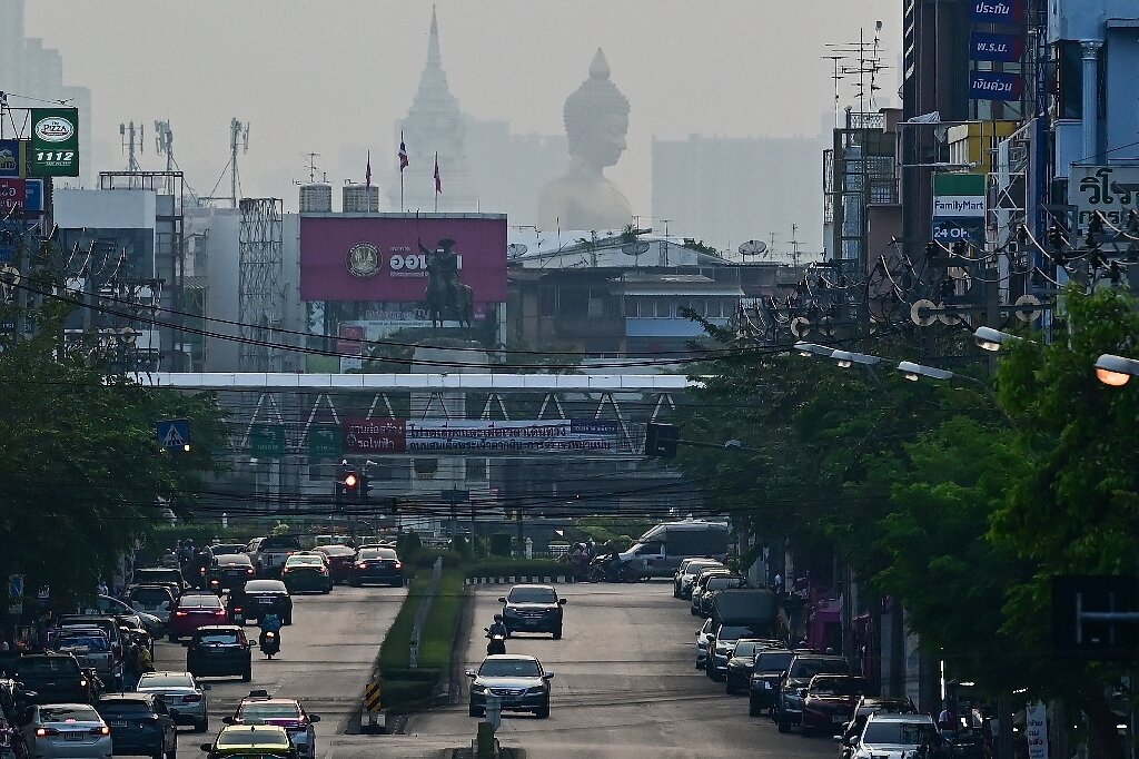 Health warnings as Bangkok chokes on pollution