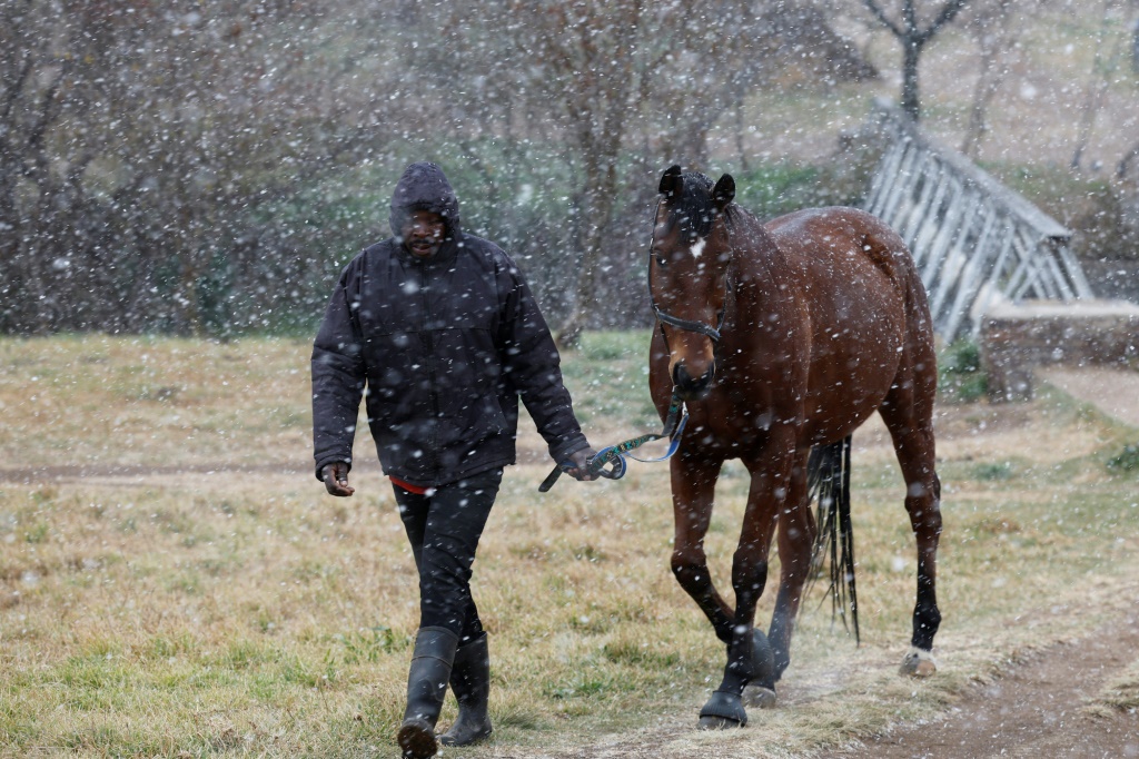 Rare snowfall dusts Johannesburg, parts of S.Africa