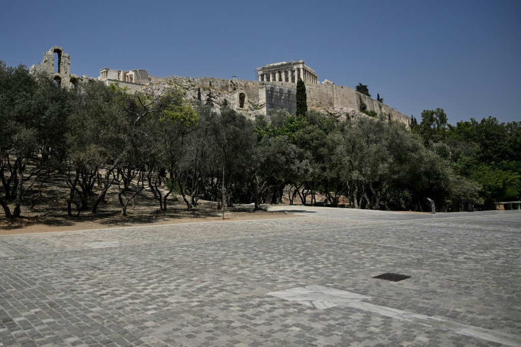 Greece facing longest heatwave on record while record highs hit US