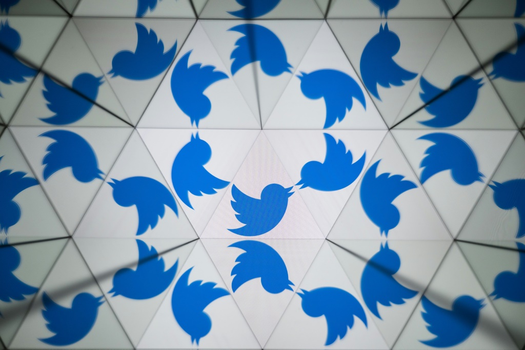 Twitter to be renamed X, get new logo