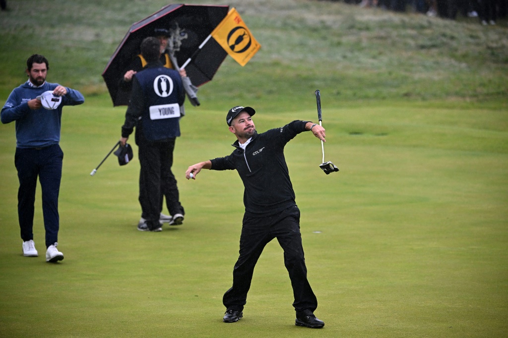 America’s Harman cruises to British Open glory