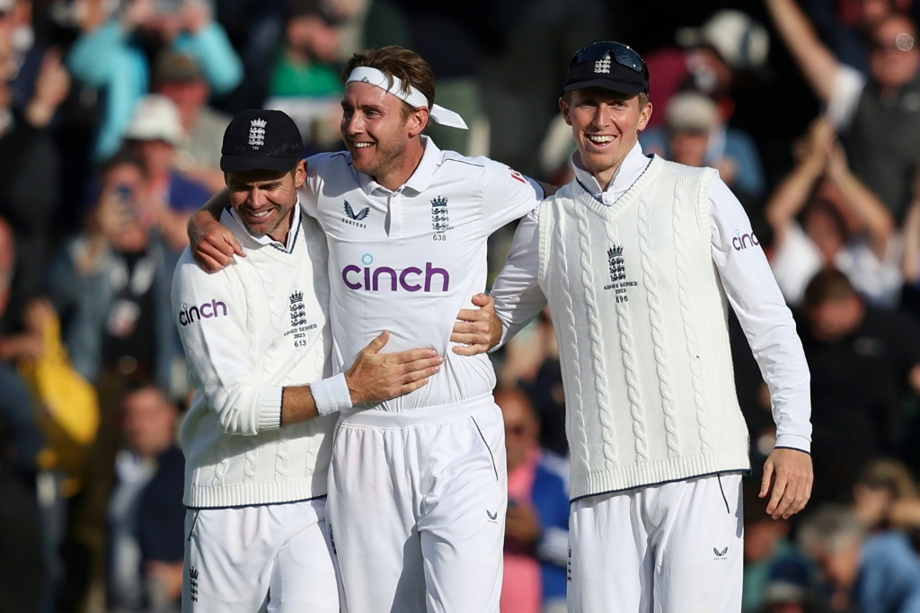 Broad bows out with match-winning wicket as England draw Ashes