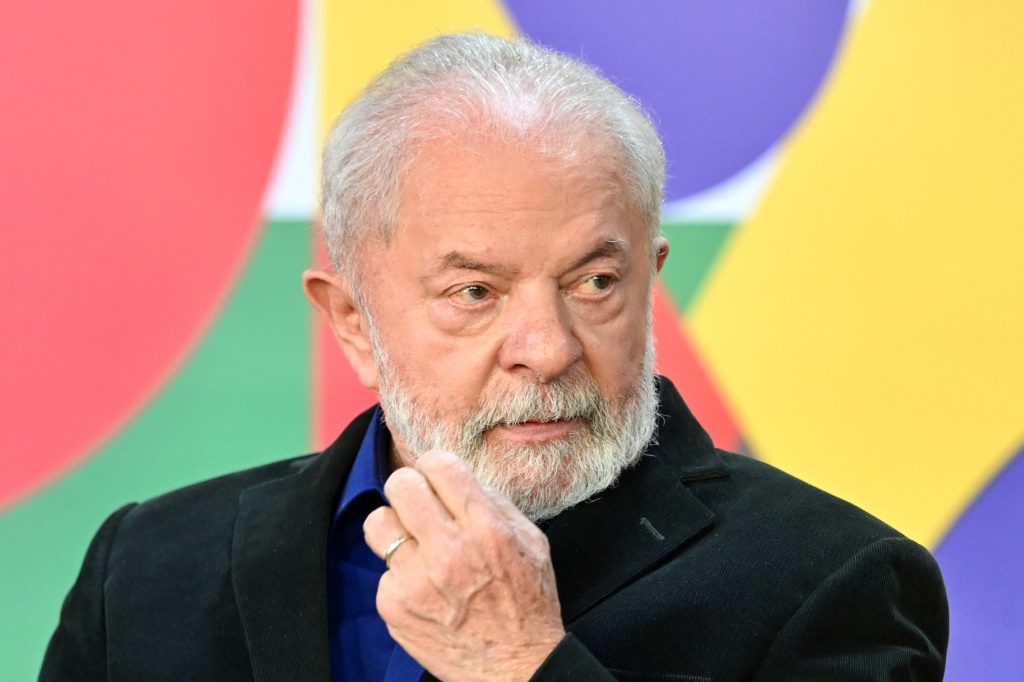 Awkwardness abounds for Lula, army on Brazil’s national day