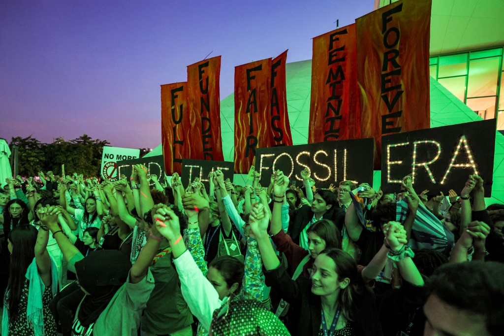 y gavel and standing ovation bring down COP28 curtain