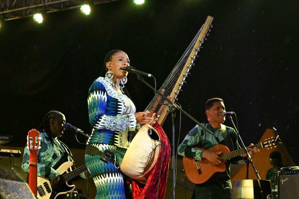 Breaking men-only musical lore, Jobarteh puts African kora on wider