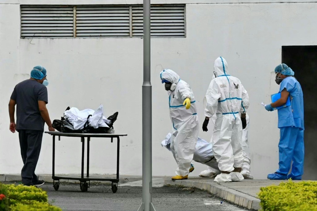 Influx of murder victims overwhelms forensic morgue in Ecuador