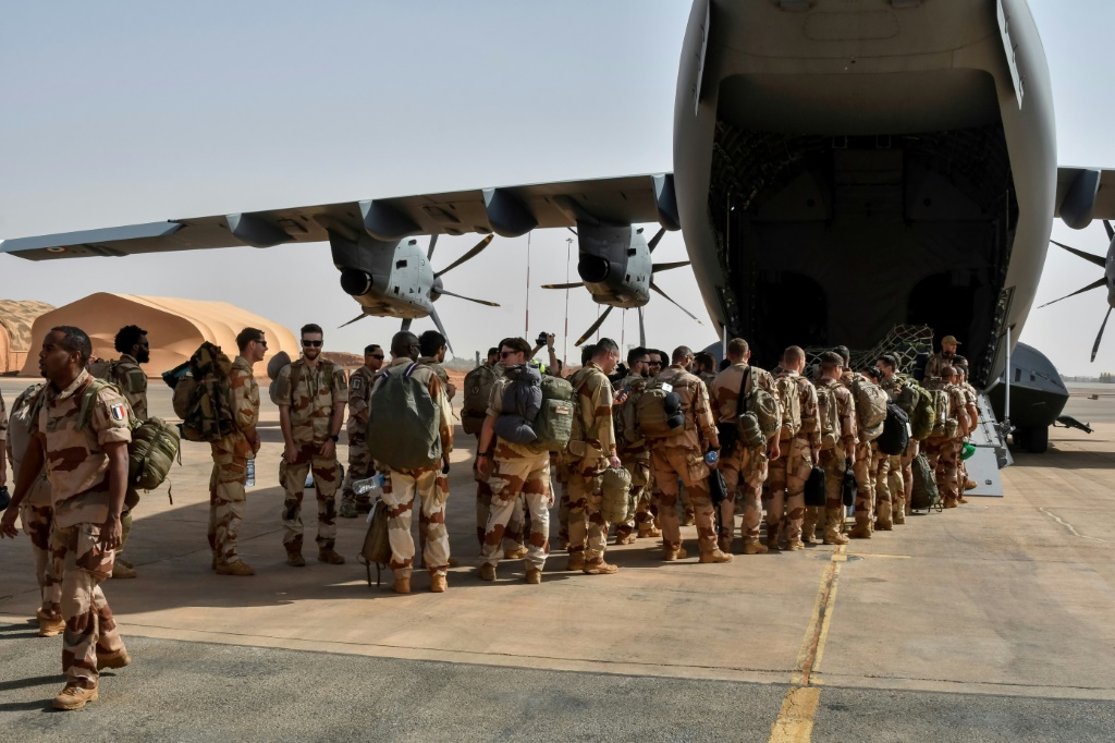 France cutting troops in West, Central Africa to 600: sources