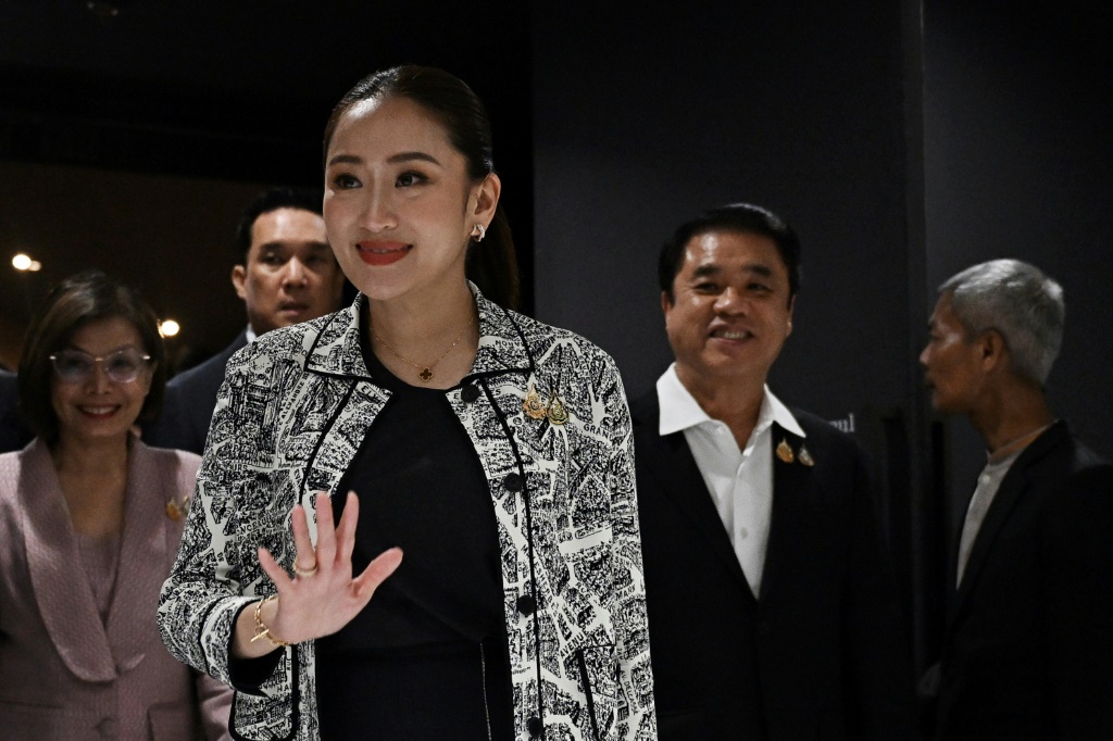 Thai lawmakers to elect new prime minister