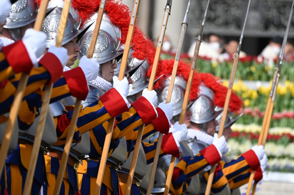 Swiss Guard tailor stitches papal defenders’ pantaloons